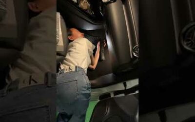 Changing the air conditioner filter for my car 에어컨필터 셀프 교체중 #shorts