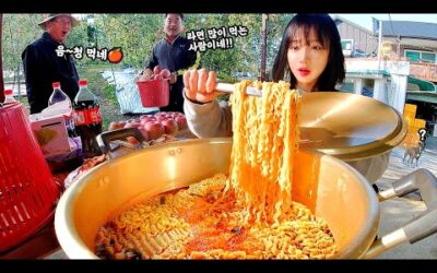 사과밭에서 라면 10개 먹었더니 과수원이 뒤집어졌습니다🤣 대왕양은냄비 라면 먹방(w.사과)