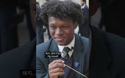 British Highschoolers try Korean Blood Sausage!