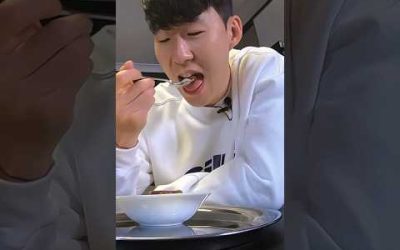 Sonny tries Britain’s best dessert! #food #koreanfootball