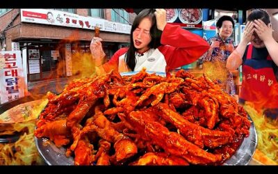 80세 사장님도 놀란 전설의 매운닭발집 전메뉴 도전🔥🔥 고대닭발 매운맛과 돼지갈비 먹방